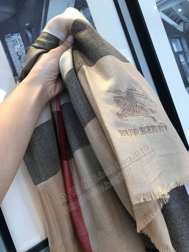 Burberry圍巾 四面散須bulingbuling系列 巴寶莉經典格羊絨披肩 女士羊絨圍巾  llwj6838